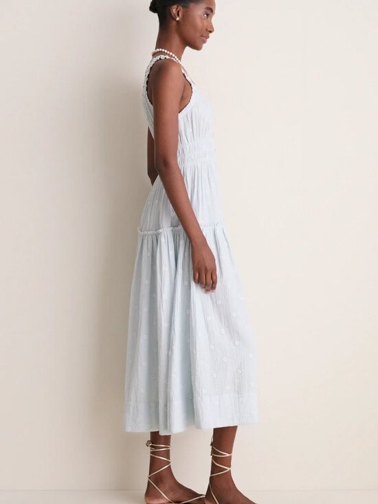 Tuckernuck Dresses & Skirts - *NWT* Blue Gauze Daisy Embroidered Landis Midi Dress S